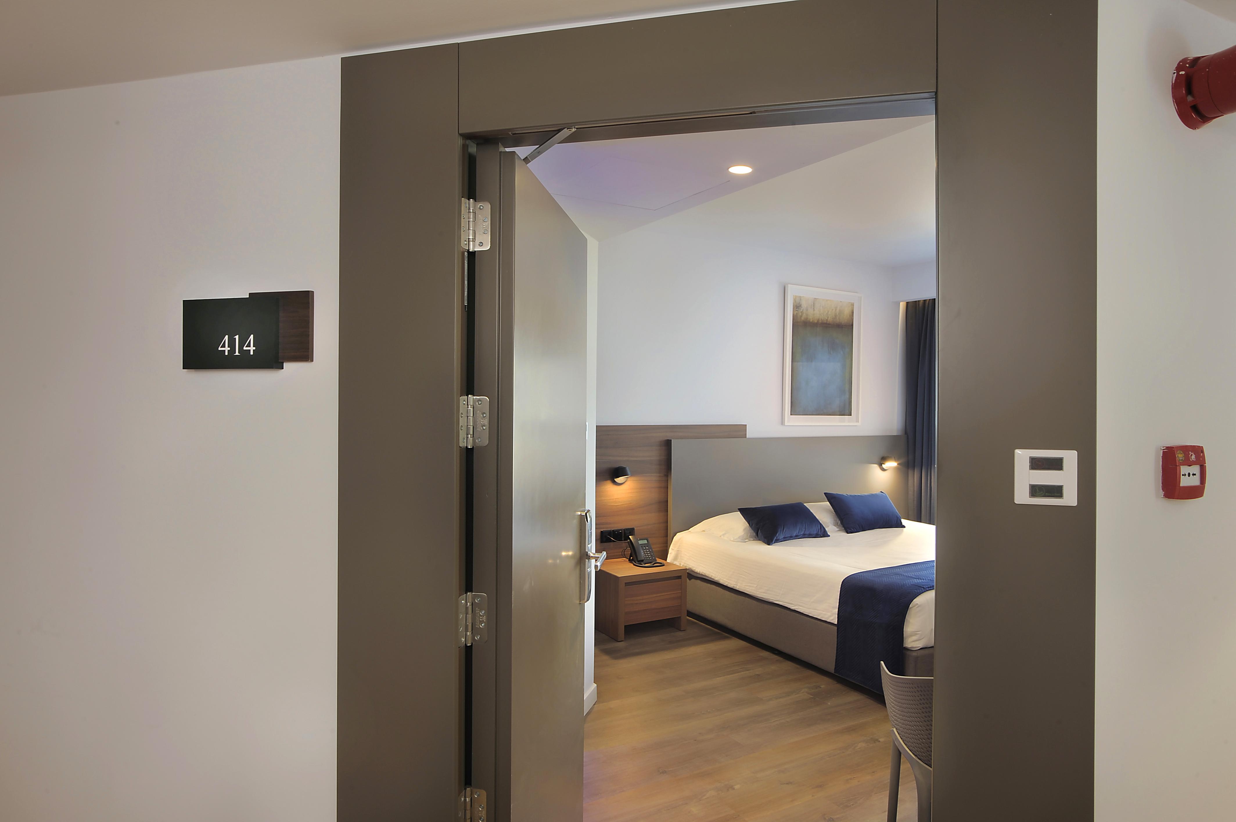 Okeanos Beach Boutique Hotel Айя Напа Екстериор снимка